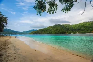 Kiluan Bay, Lampung A Tourist Destination with Stunning Sea Views and Dolphin Attractions